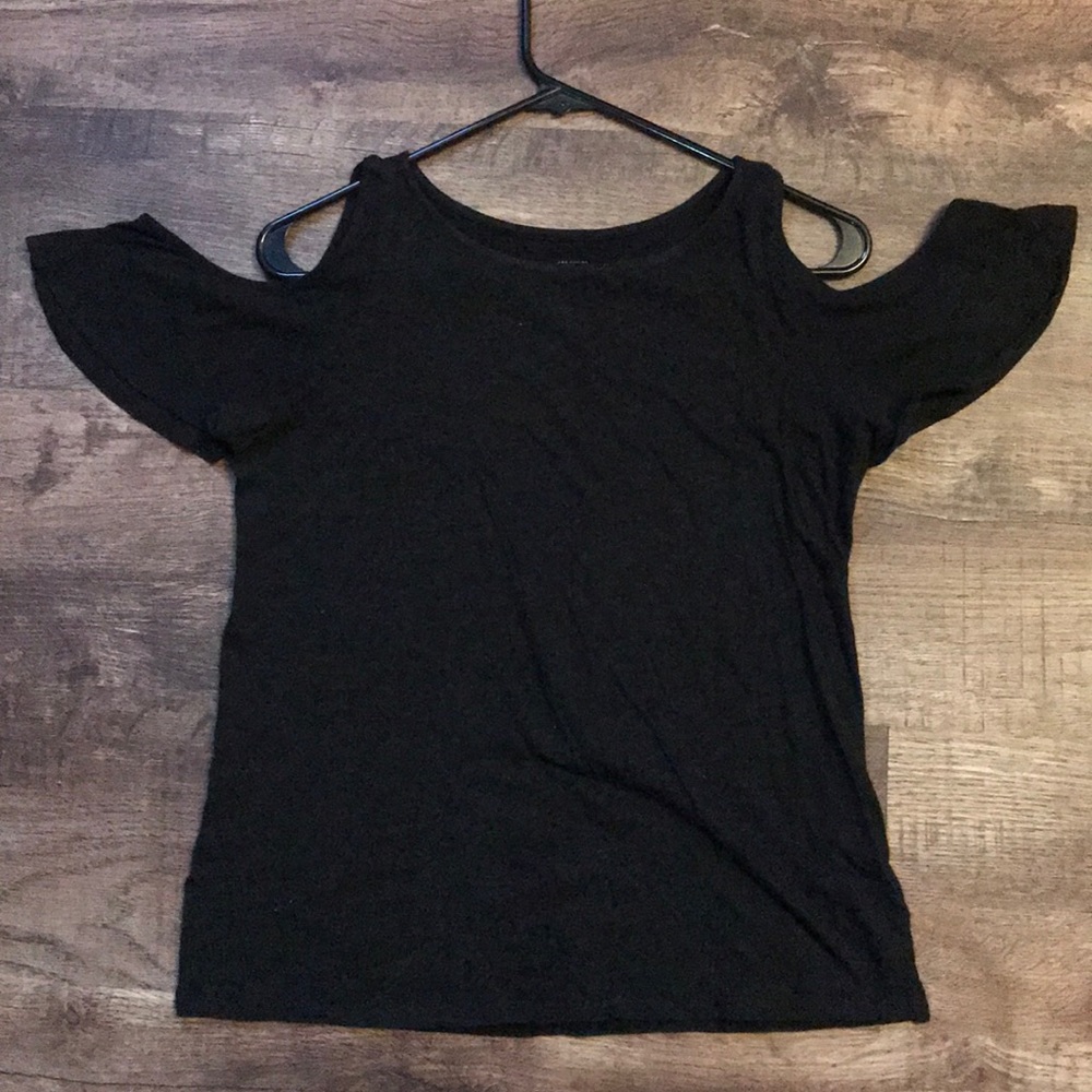 Black Cold-Shoulder LOFT tee.